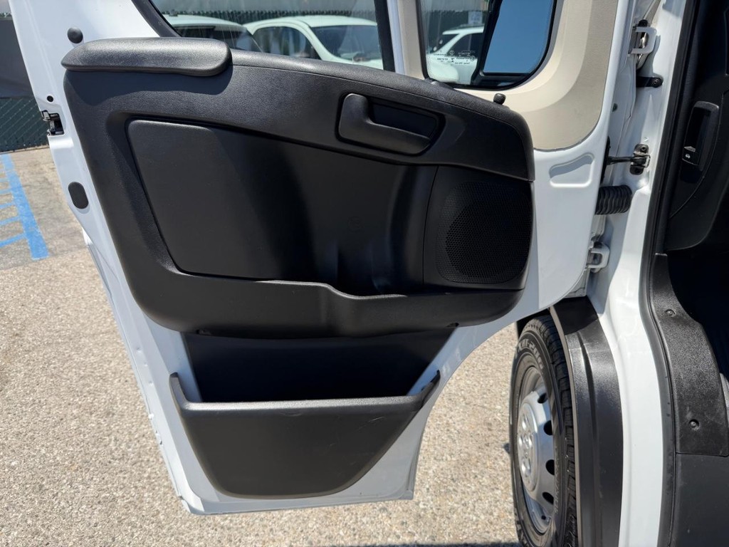 Ram ProMaster Vehicle Full-screen Gallery Image 24