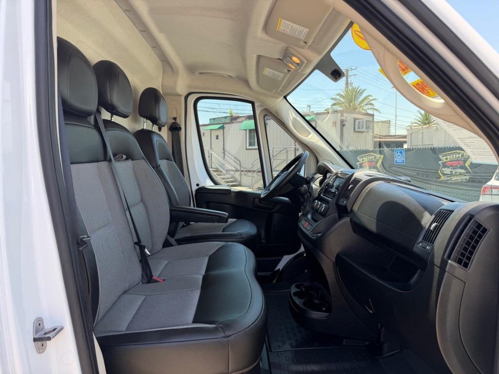 Ram ProMaster Vehicle Full-screen Gallery Image 30