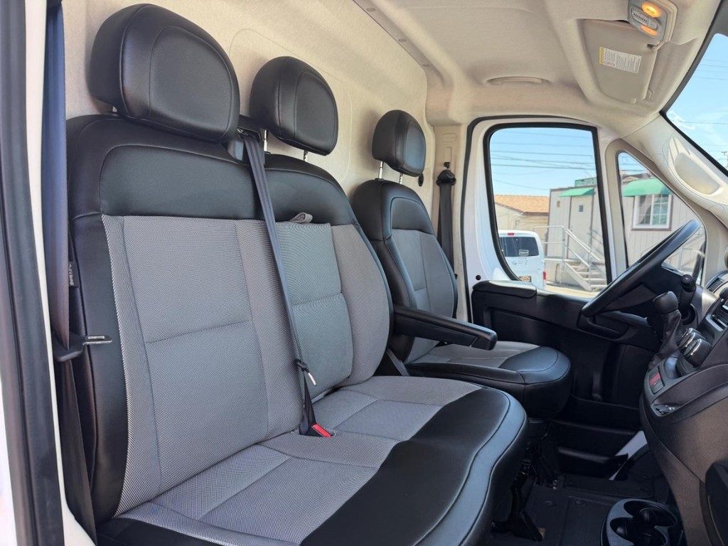 Ram ProMaster Vehicle Full-screen Gallery Image 31