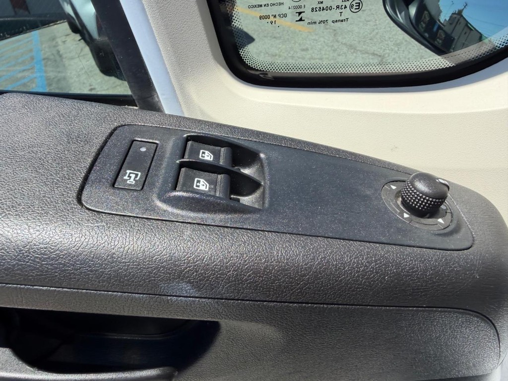 Ram ProMaster Vehicle Full-screen Gallery Image 37