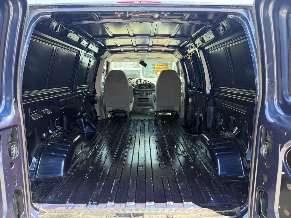 Ford E-150 Cargo Van Vehicle Full-screen Gallery Image 17