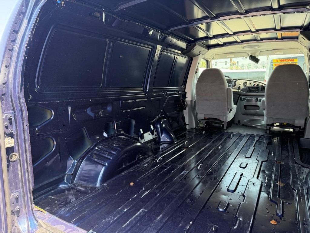 Ford E-150 Cargo Van Vehicle Full-screen Gallery Image 18