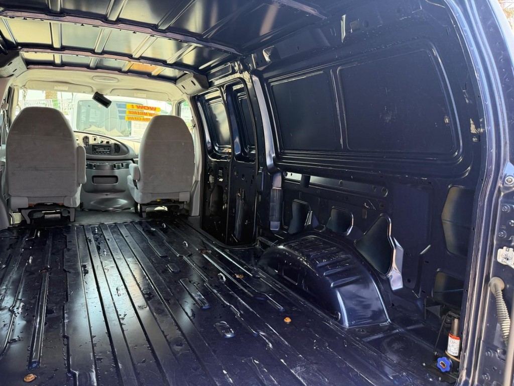 Ford E-150 Cargo Van Vehicle Full-screen Gallery Image 19