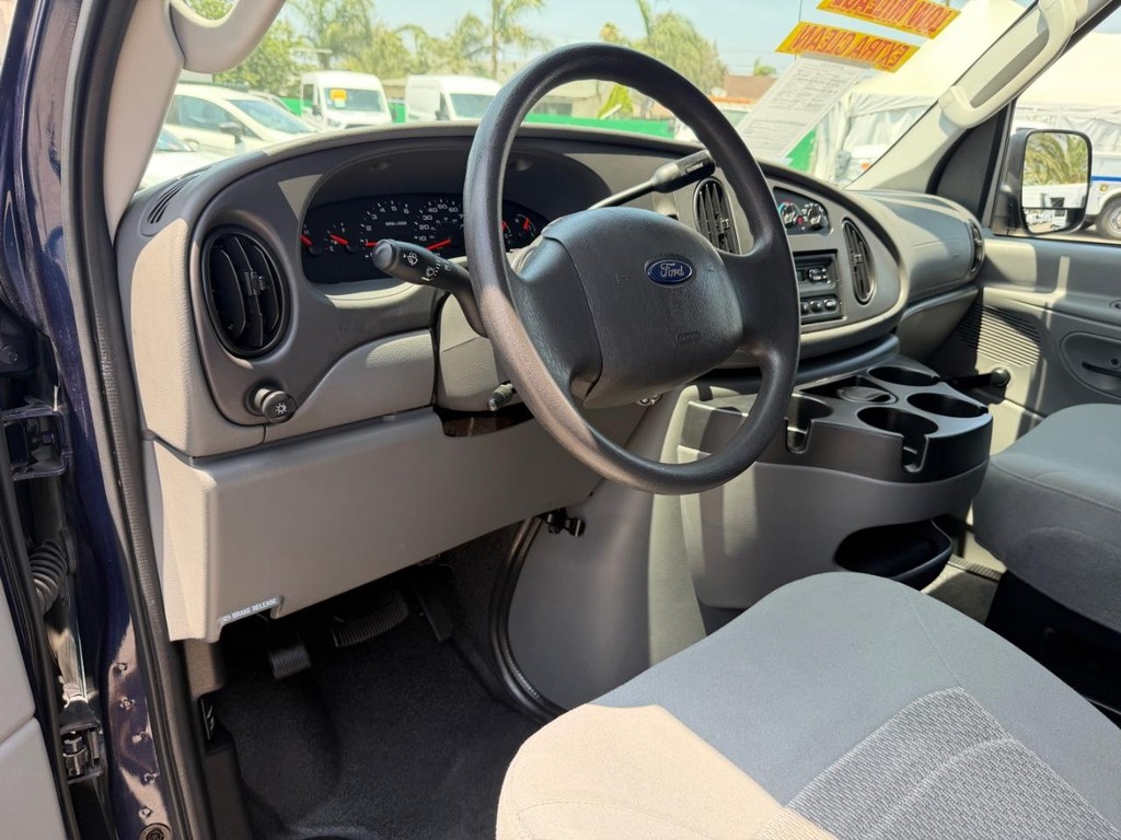 Ford E-150 Cargo Van Vehicle Full-screen Gallery Image 21