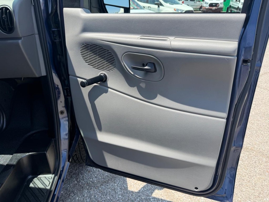Ford E-150 Cargo Van Vehicle Full-screen Gallery Image 24