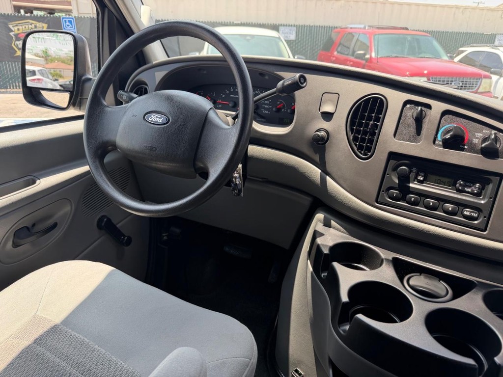 Ford E-150 Cargo Van Vehicle Full-screen Gallery Image 29