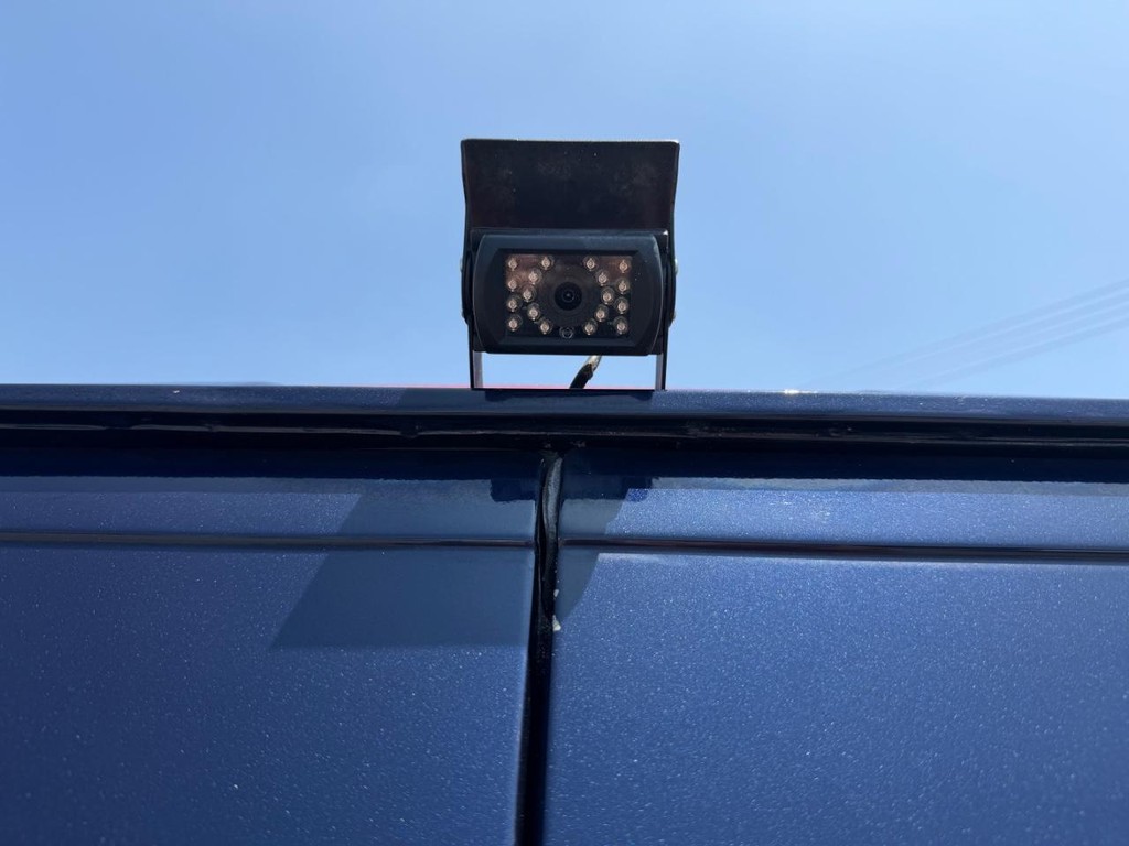 Ford E-150 Cargo Van Vehicle Full-screen Gallery Image 36