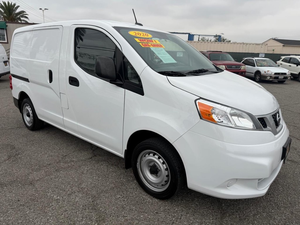 Nissan NV200 Vehicle Full-screen Gallery Image 04