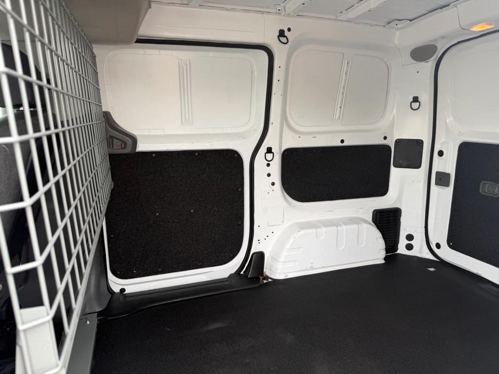 Nissan NV200 Vehicle Full-screen Gallery Image 22