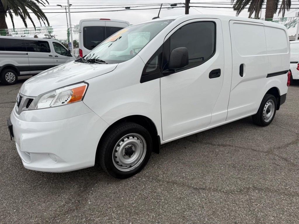 Nissan NV200 Vehicle Full-screen Gallery Image 23