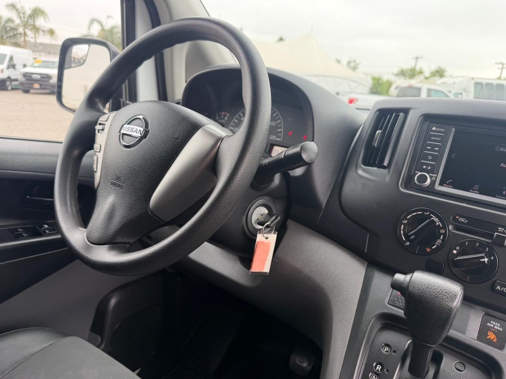 Nissan NV200 Vehicle Full-screen Gallery Image 28