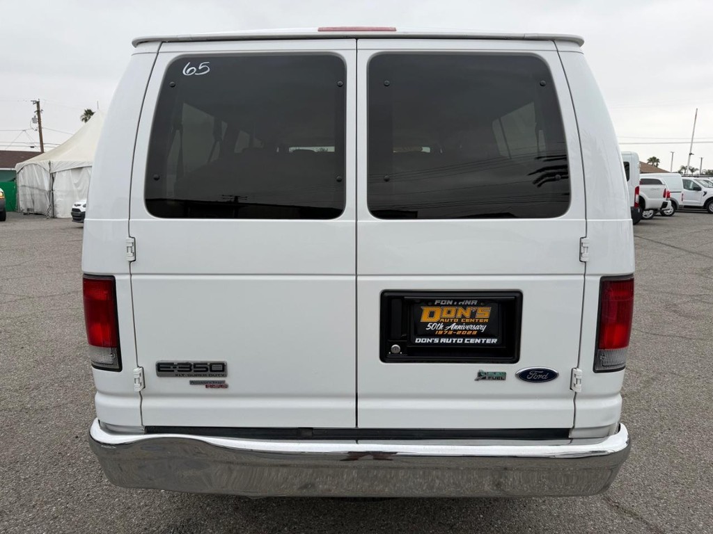Ford E-350 XLT 12 Passenger Van Vehicle Full-screen Gallery Image 08