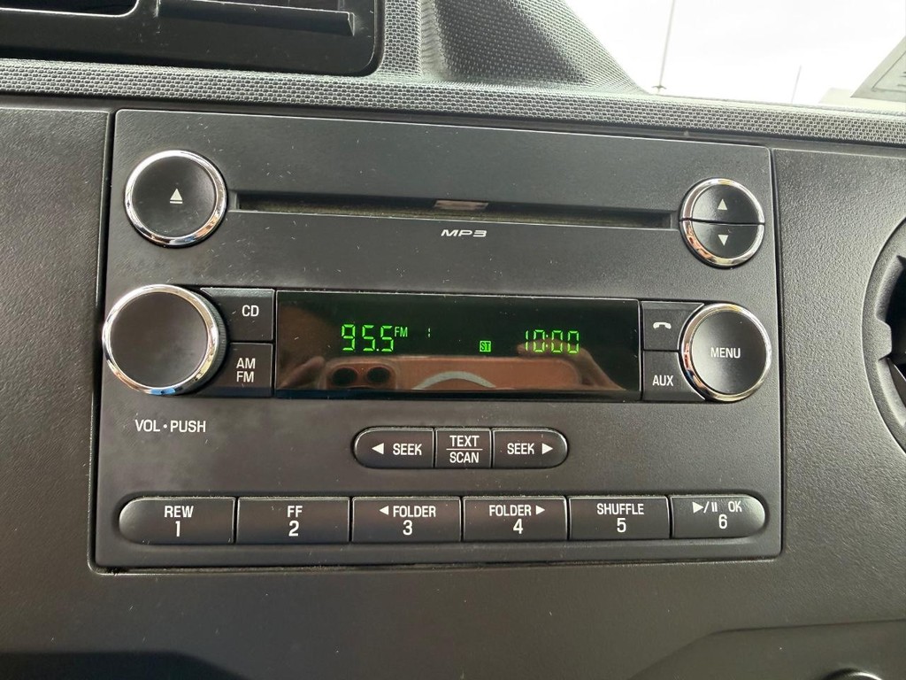 Ford E-350 XLT 12 Passenger Van Vehicle Full-screen Gallery Image 34