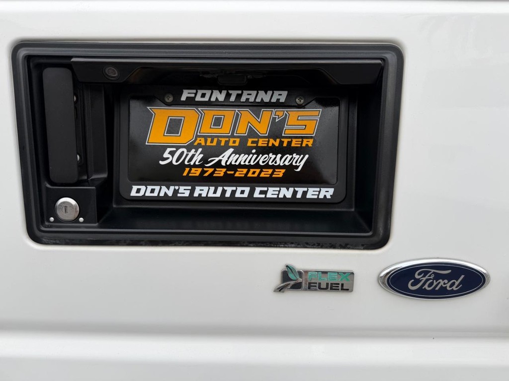 Ford E-350 XLT 12 Passenger Van Vehicle Full-screen Gallery Image 42