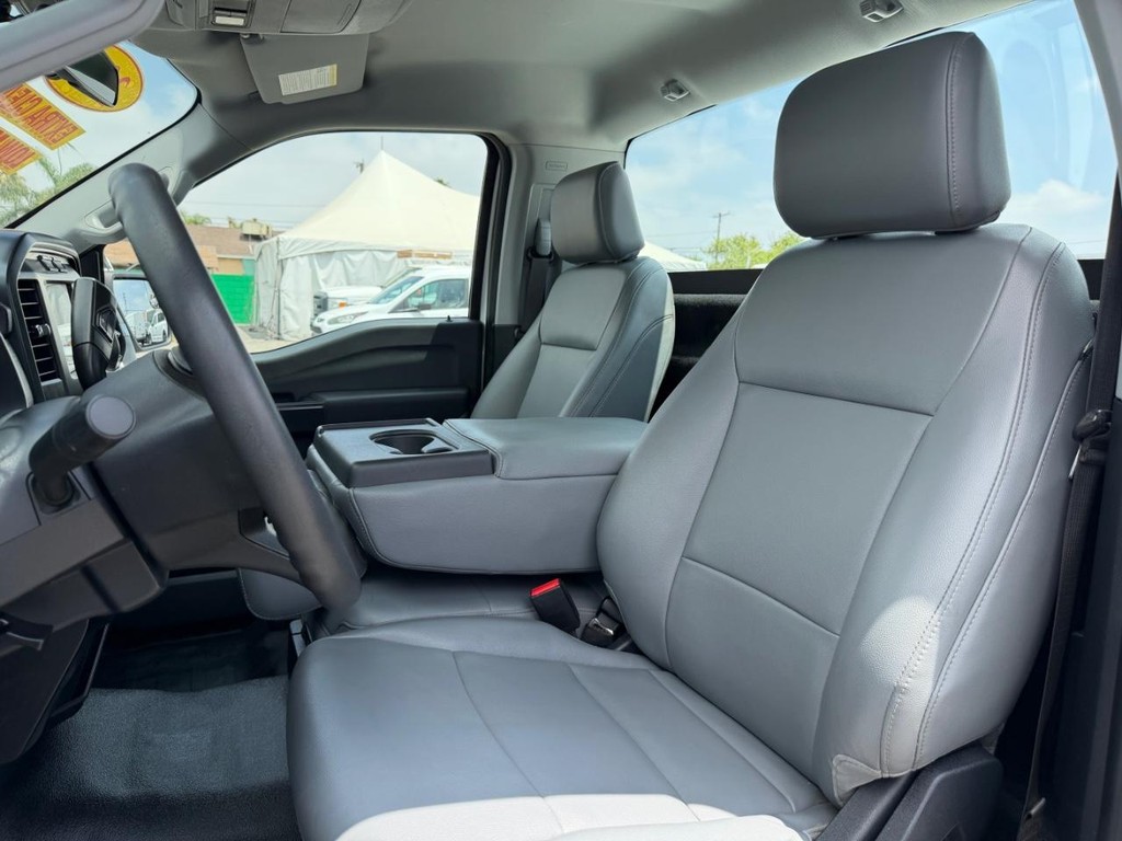 Ford F-150 Vehicle Full-screen Gallery Image 18