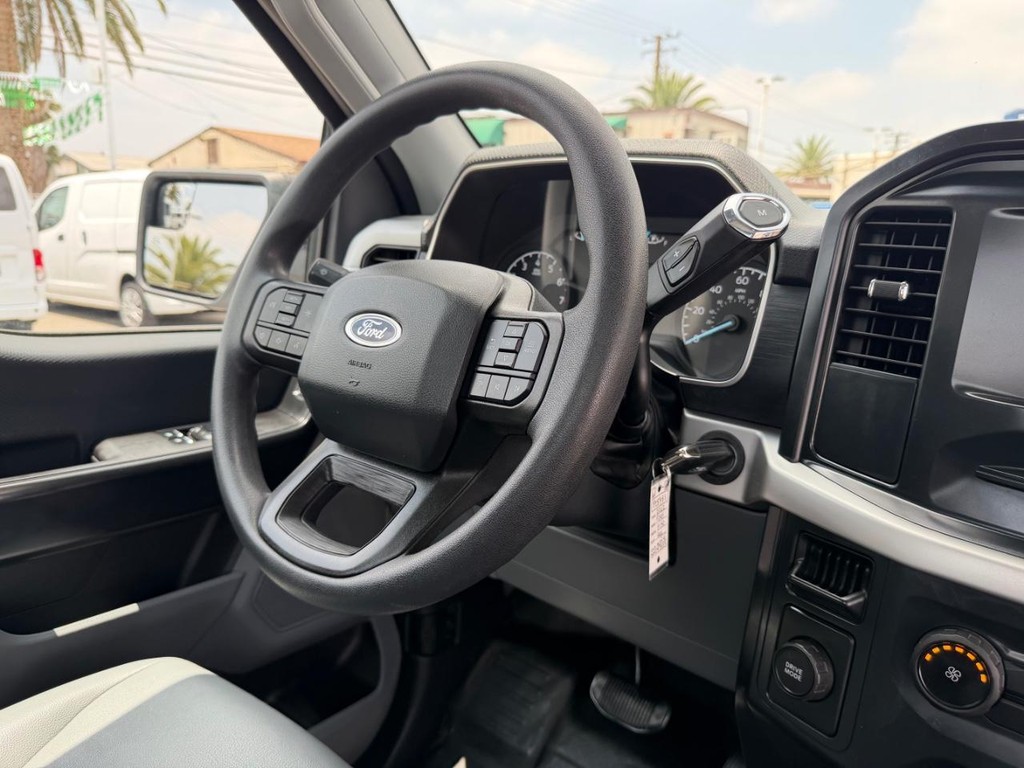 Ford F-150 Vehicle Full-screen Gallery Image 22