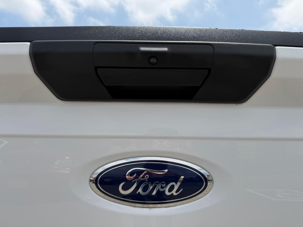 Ford F-150 Vehicle Full-screen Gallery Image 31