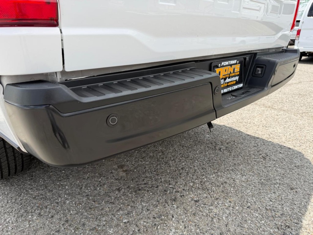 Ford F-150 Vehicle Full-screen Gallery Image 32