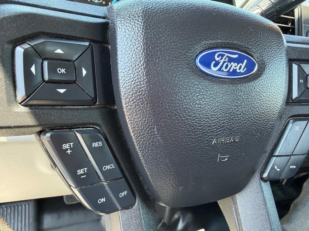 Ford F-150 Vehicle Full-screen Gallery Image 26