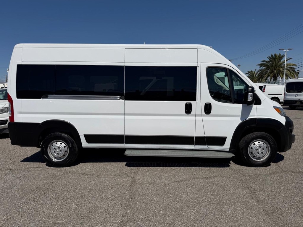 Ram ProMaster Vehicle Full-screen Gallery Image 05