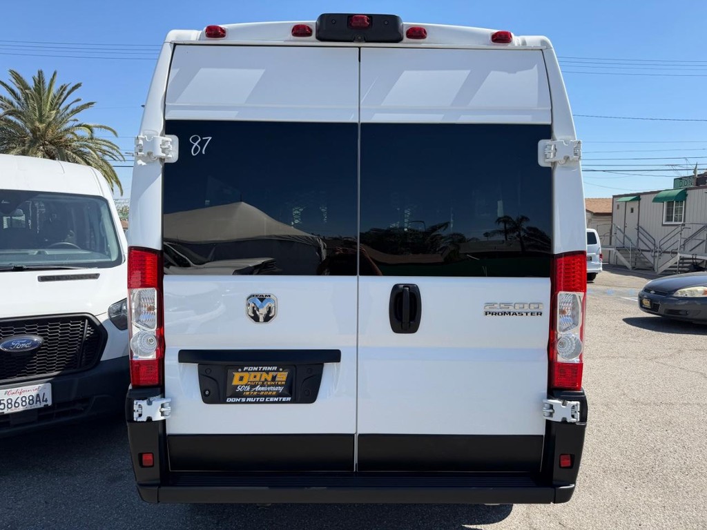 Ram ProMaster Vehicle Full-screen Gallery Image 08