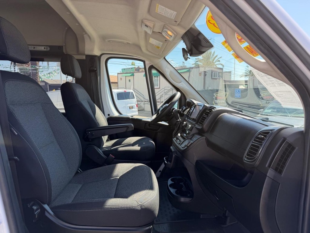 Ram ProMaster Vehicle Full-screen Gallery Image 51