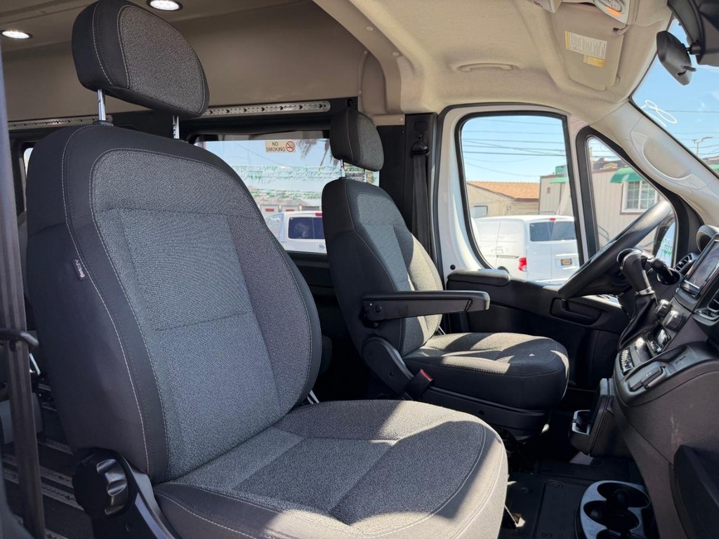 Ram ProMaster Vehicle Full-screen Gallery Image 52
