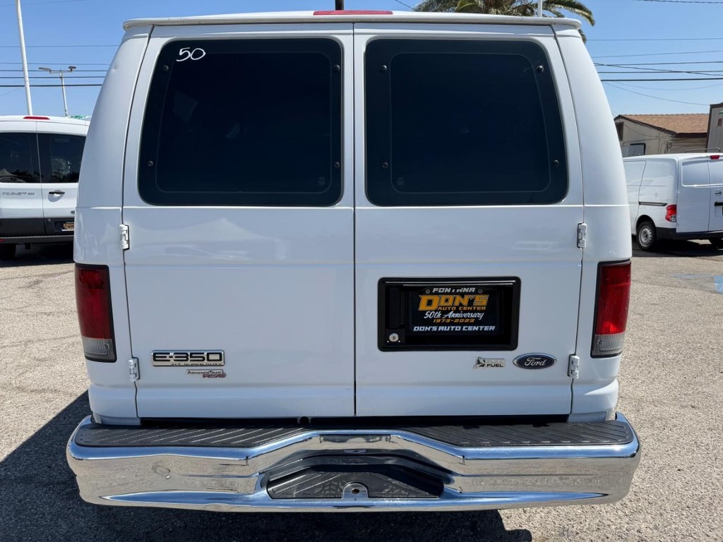 Ford E-350 XLT 12 Passenger Van Vehicle Full-screen Gallery Image 08