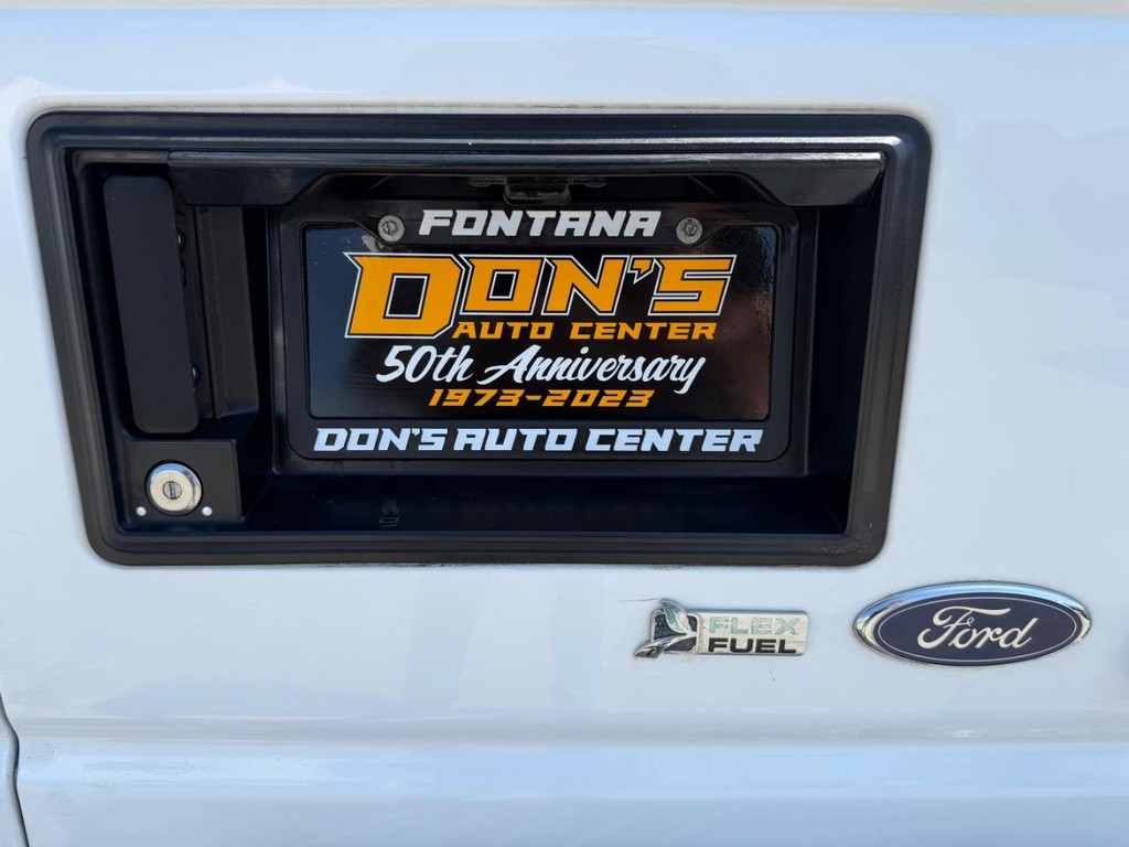 Ford E-350 XLT 12 Passenger Van Vehicle Full-screen Gallery Image 42
