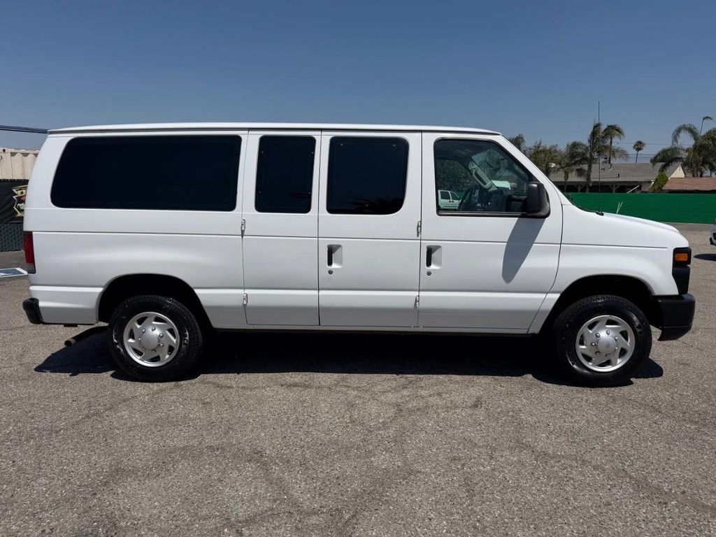 Ford E-150 8 Passenger Van Vehicle Full-screen Gallery Image 05