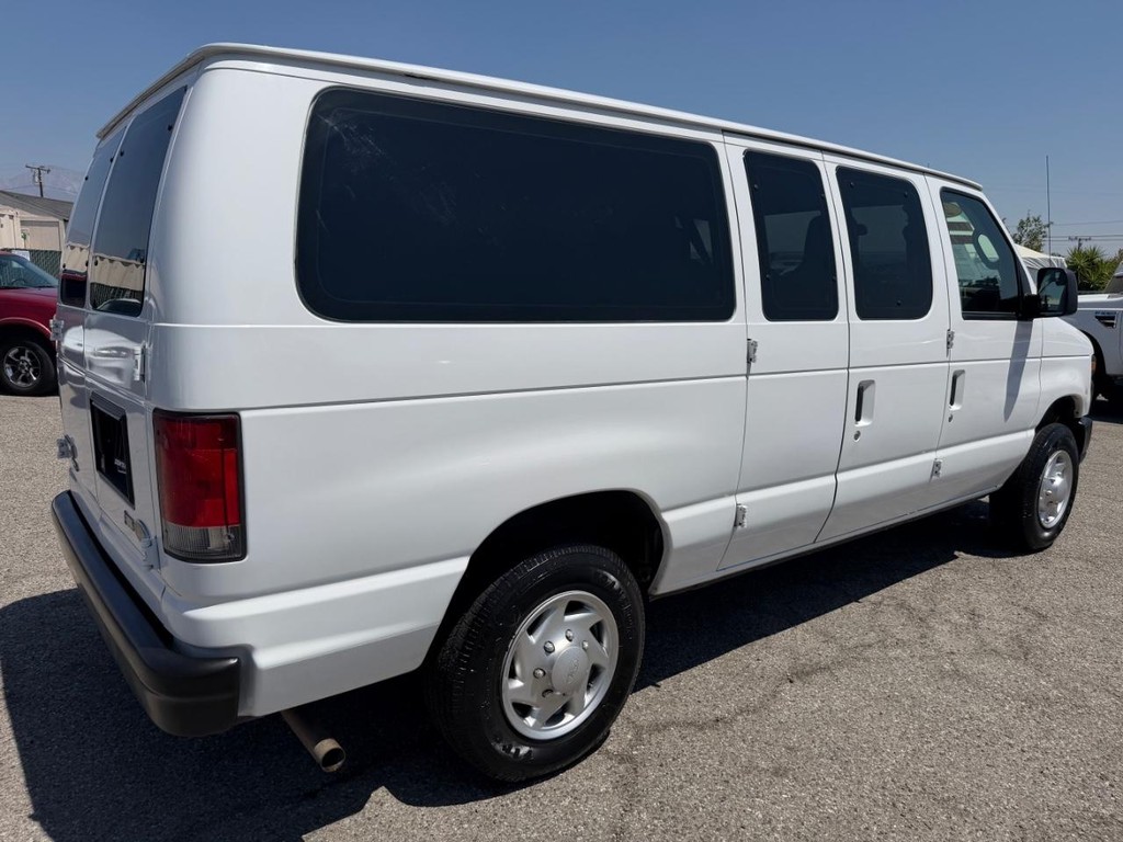 Ford E-150 8 Passenger Van Vehicle Full-screen Gallery Image 06