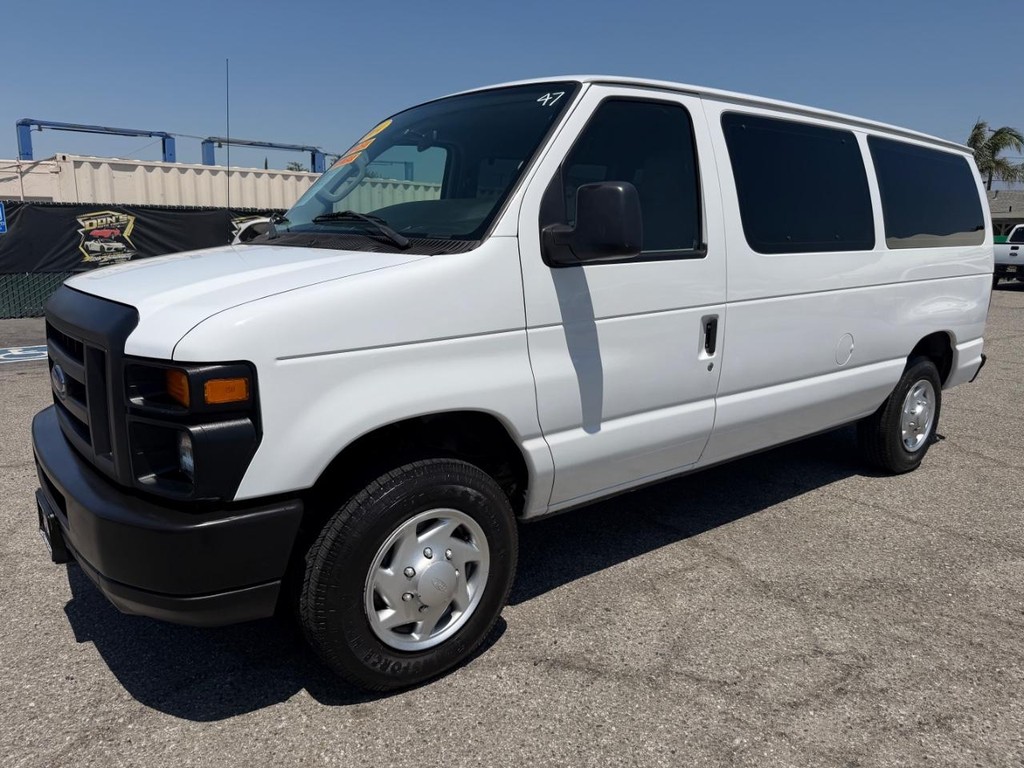 Ford E-150 8 Passenger Van Vehicle Full-screen Gallery Image 12