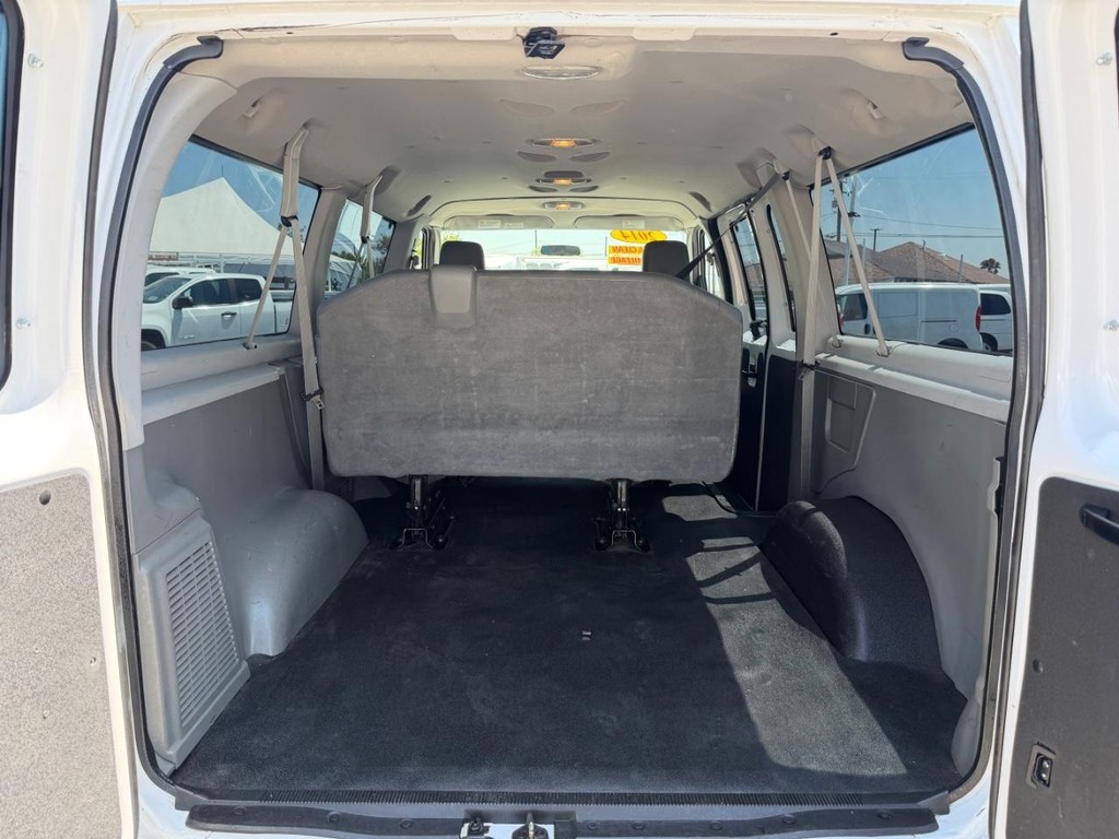Ford E-150 8 Passenger Van Vehicle Full-screen Gallery Image 33