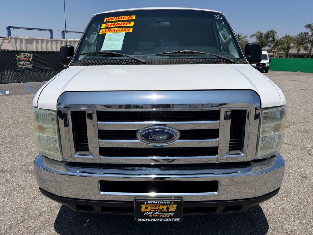 Ford E-350 XLT 12 Passenger Van Vehicle Full-screen Gallery Image 14