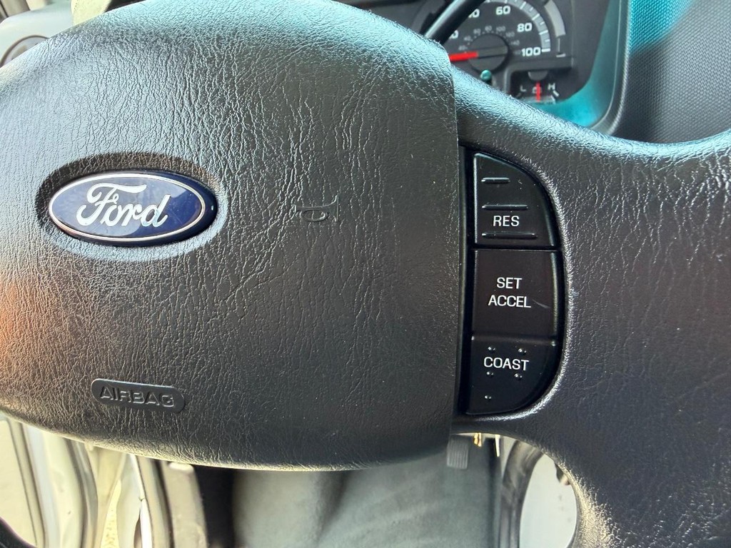 Ford E-350 XLT 12 Passenger Van Vehicle Full-screen Gallery Image 22