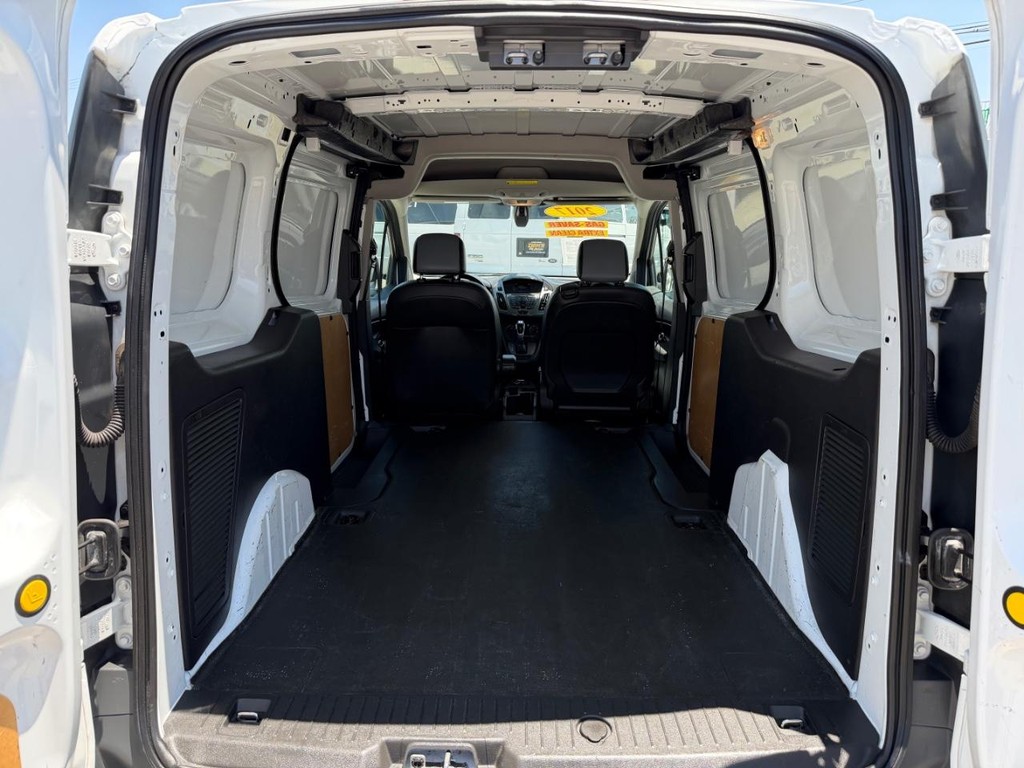 Ford Transit Connect Vehicle Full-screen Gallery Image 16