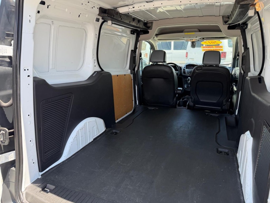 Ford Transit Connect Vehicle Full-screen Gallery Image 17