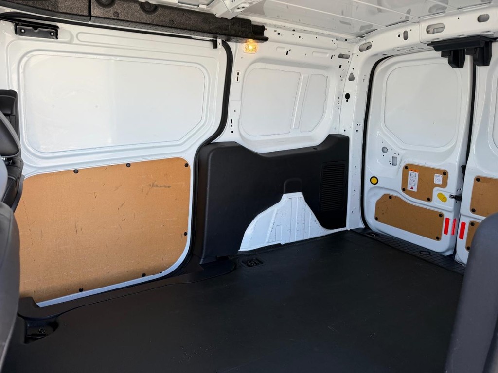Ford Transit Connect Vehicle Full-screen Gallery Image 20