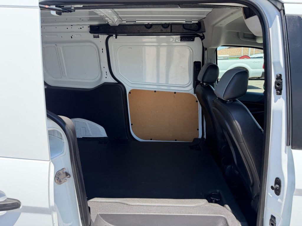 Ford Transit Connect Vehicle Full-screen Gallery Image 21