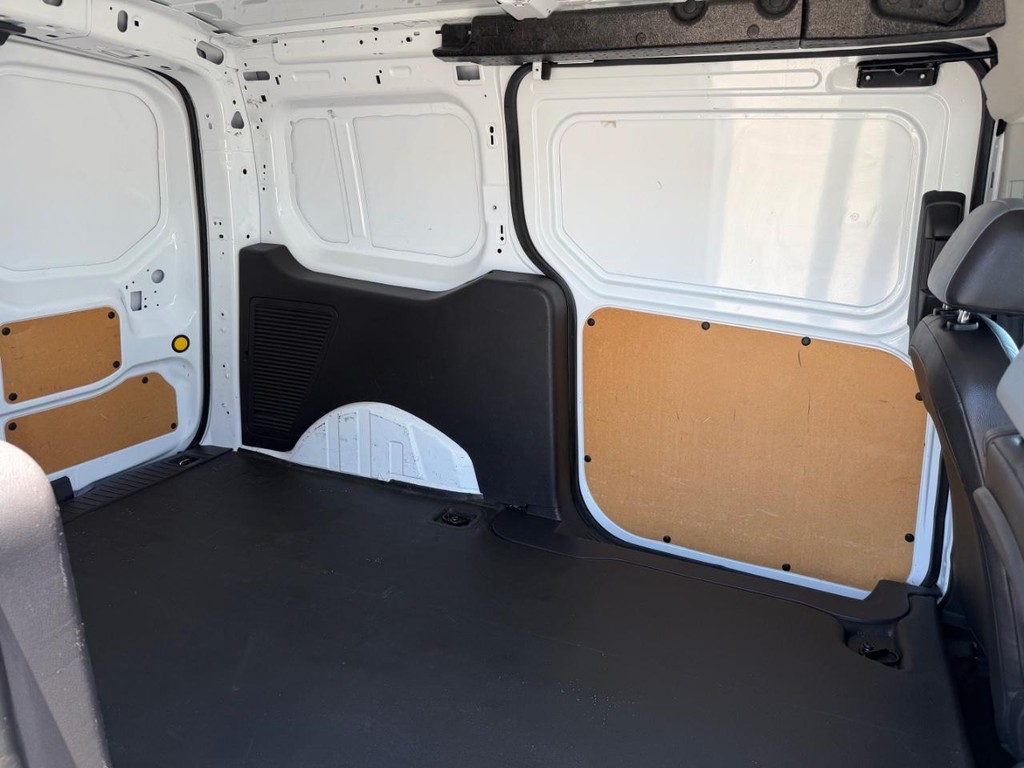 Ford Transit Connect Vehicle Full-screen Gallery Image 22