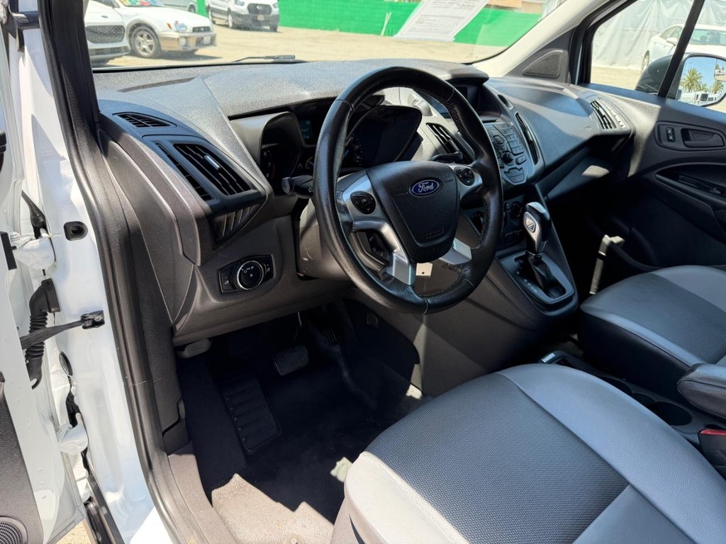 Ford Transit Connect Vehicle Full-screen Gallery Image 24
