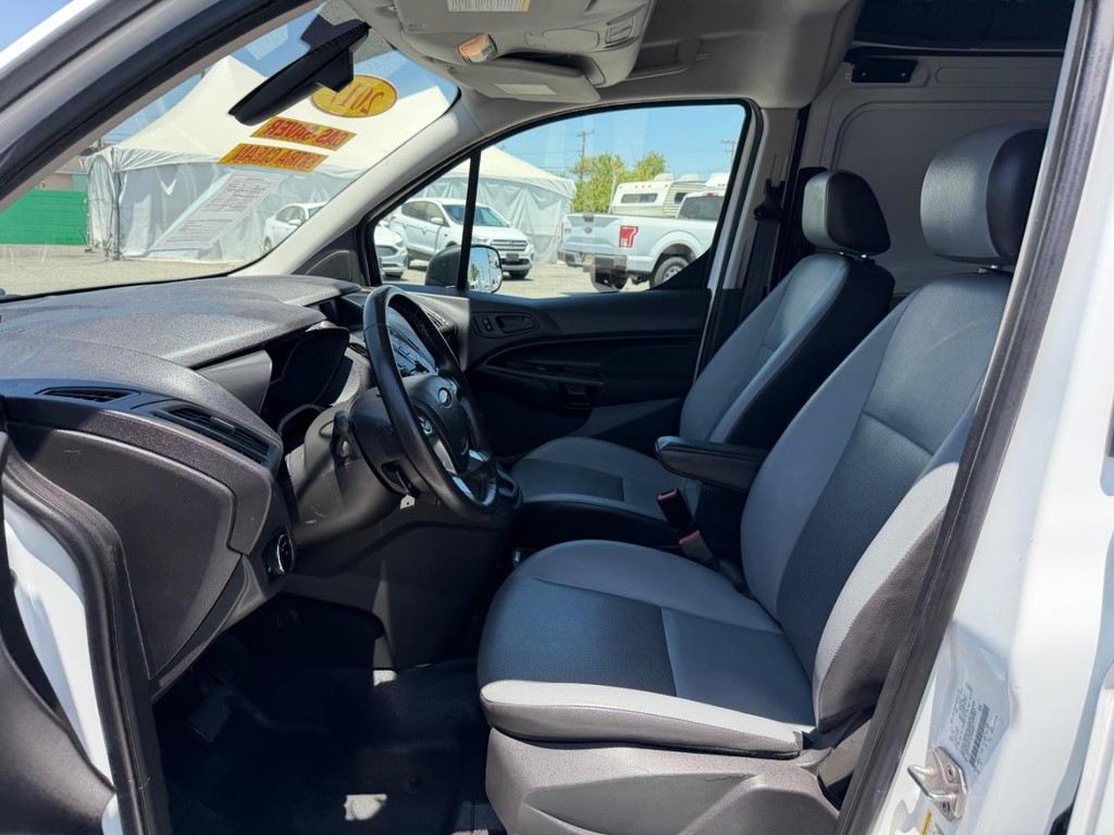 Ford Transit Connect Vehicle Full-screen Gallery Image 25