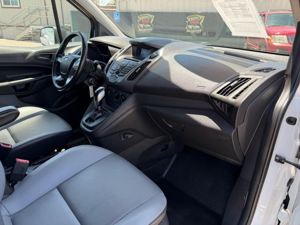 Ford Transit Connect Vehicle Full-screen Gallery Image 28