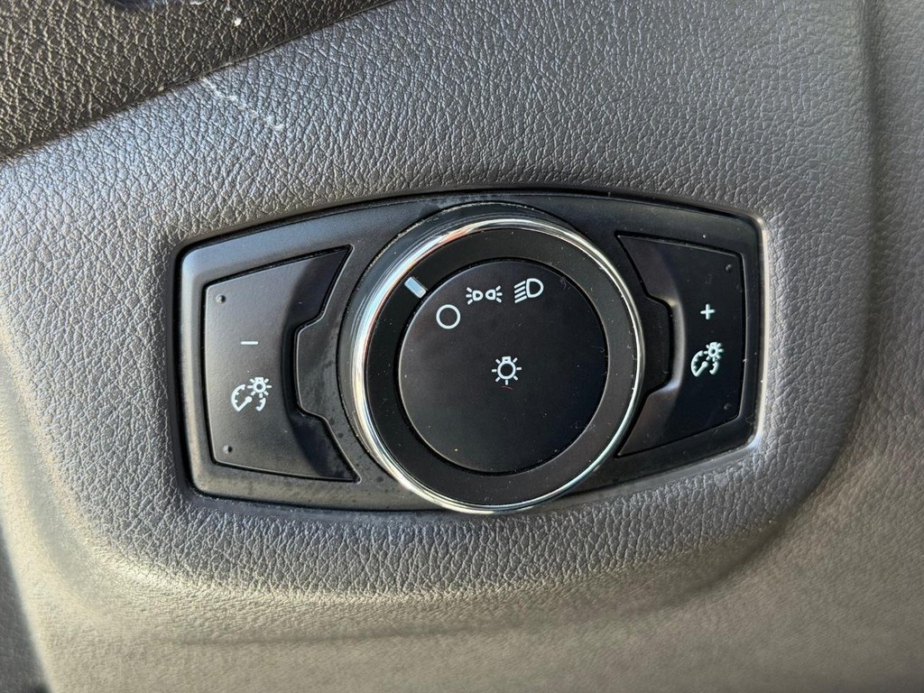 Ford Transit Connect Vehicle Full-screen Gallery Image 32