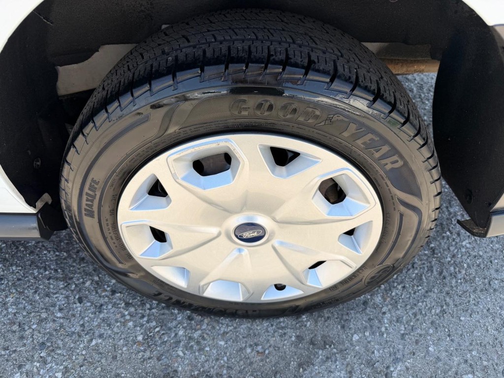 Ford Transit Connect Vehicle Full-screen Gallery Image 41