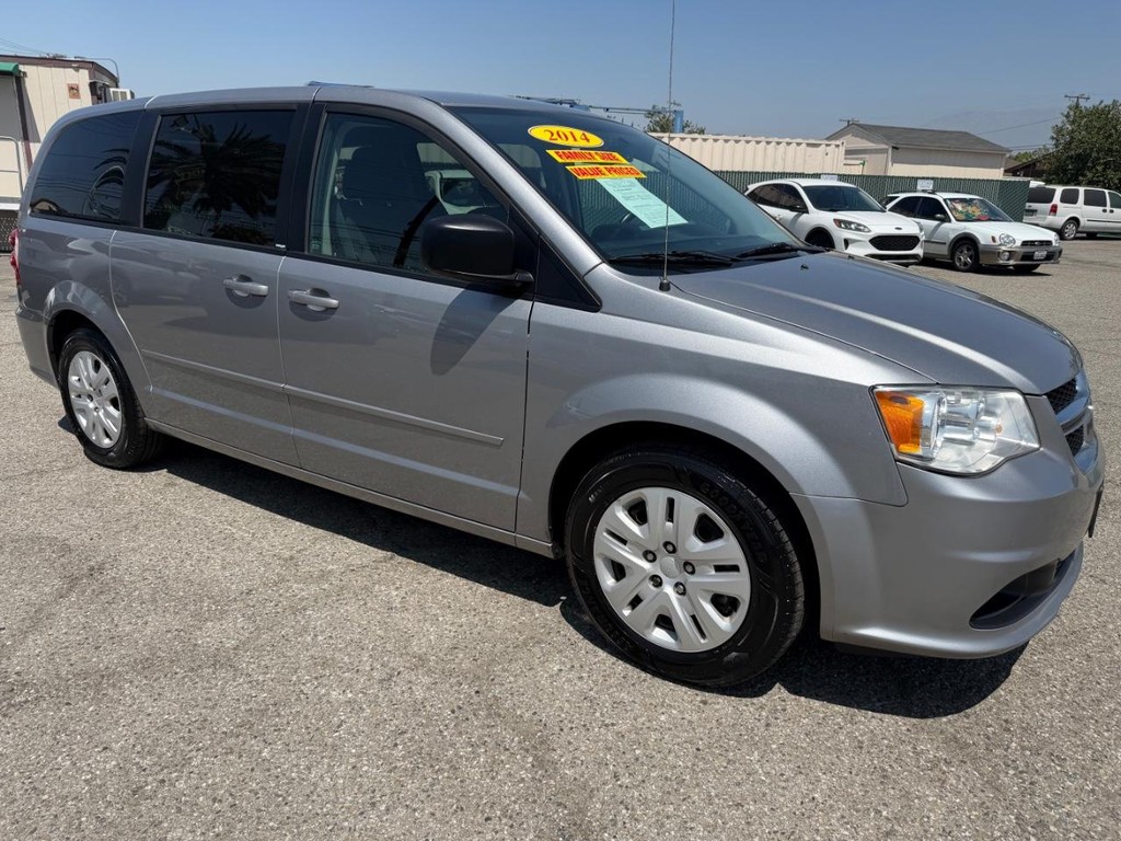 Dodge Grand Caravan Vehicle Full-screen Gallery Image 03