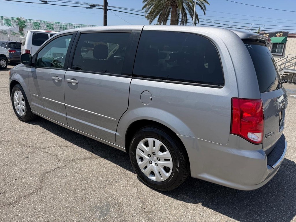 Dodge Grand Caravan Vehicle Full-screen Gallery Image 09