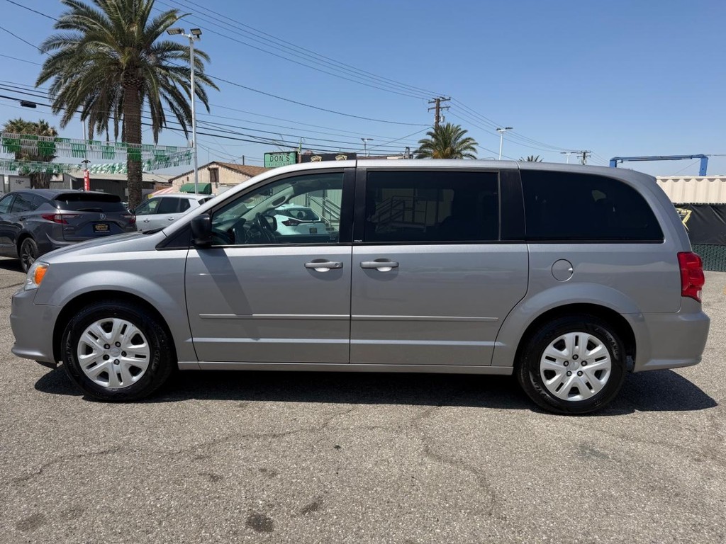Dodge Grand Caravan Vehicle Full-screen Gallery Image 11