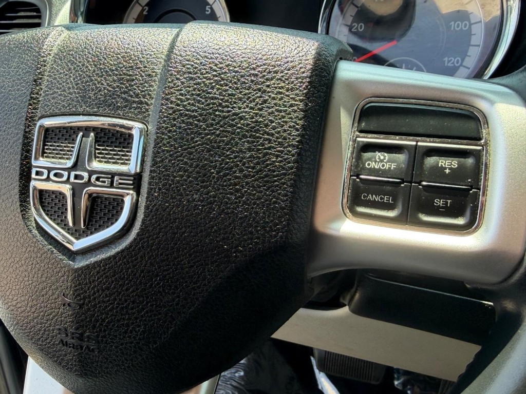 Dodge Grand Caravan Vehicle Full-screen Gallery Image 29