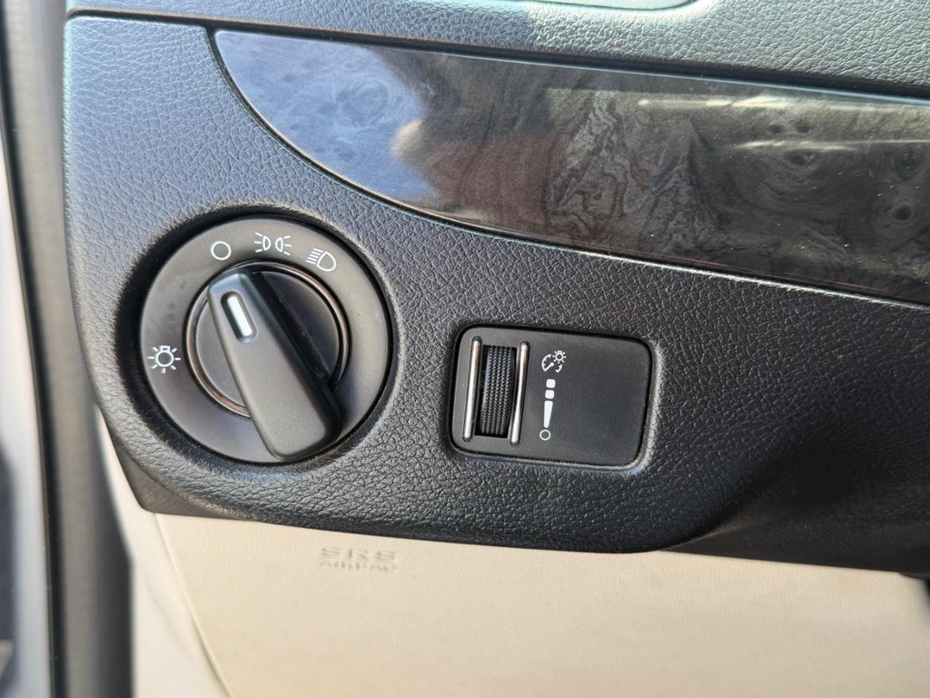 Dodge Grand Caravan Vehicle Full-screen Gallery Image 31